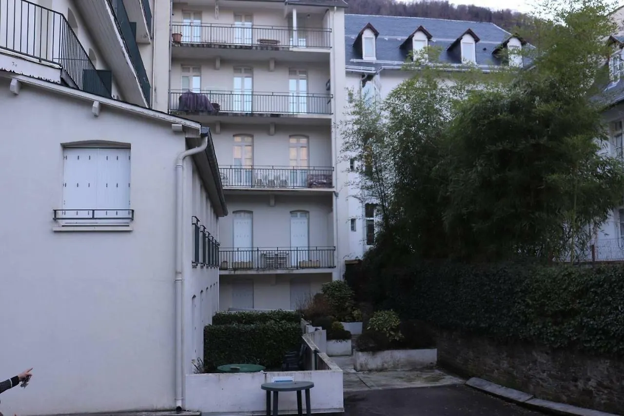 Le Nid De Barrier Apartment Bagneres-de-Luchon